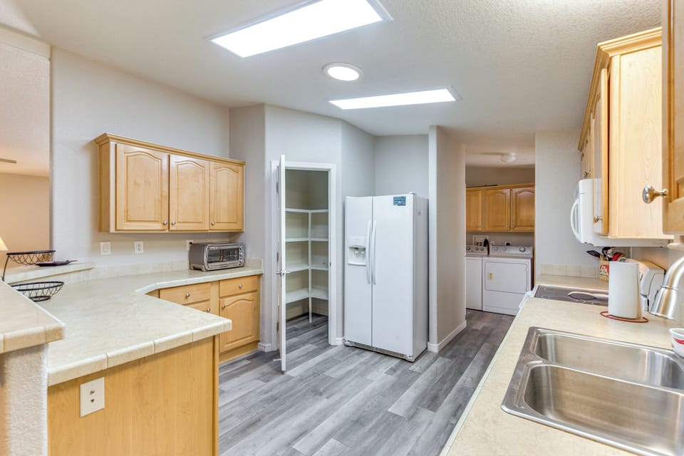 Kitchen | Cooking Basics | In-Unit Laundry