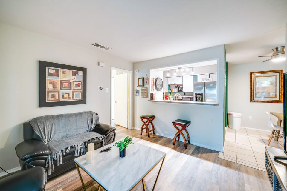 Living Room | Single-Story Unit