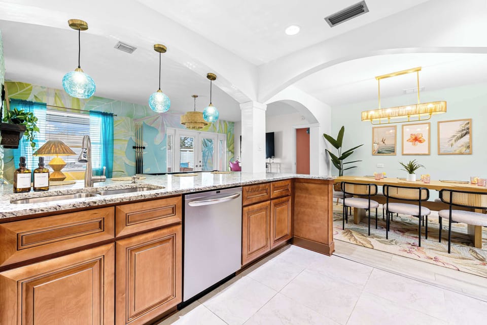 Equipped with high-end appliances, ample counter space, and everything you need to create delicious meals, this kitchen ensures that you have everything at your fingertips, whether you’re preparing a family feast or a quick snack.