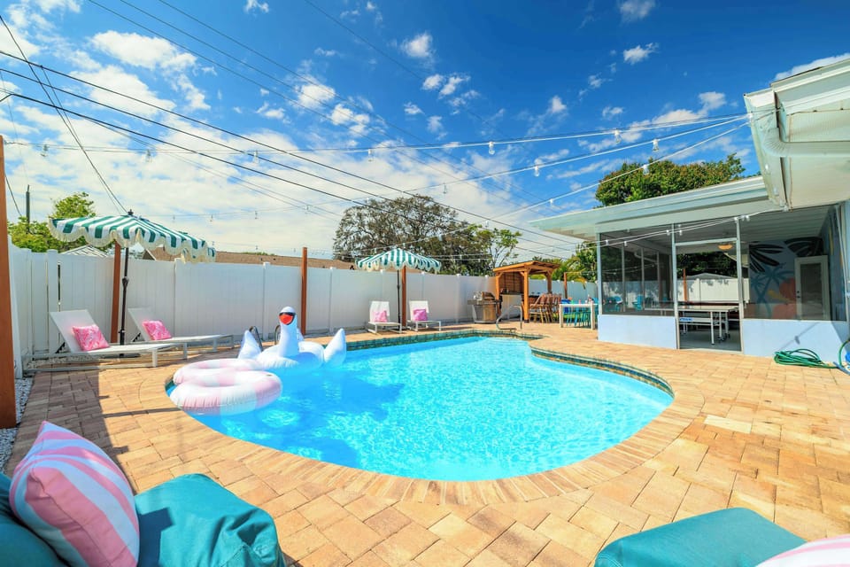 Sunshine, Space & Serenity – Welcome to Your Largo Getaway!

