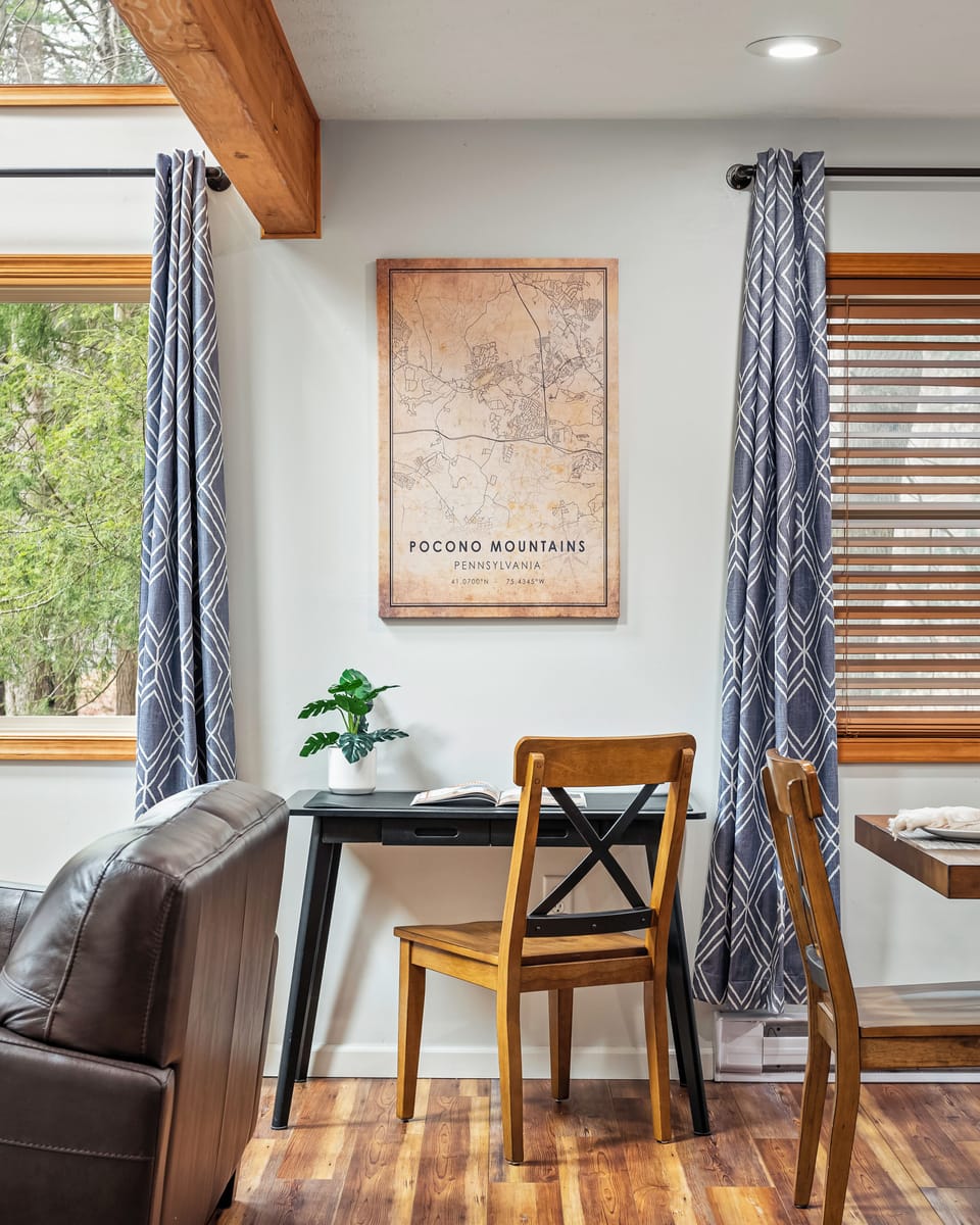 Ideal for intimate breakfasts or working remotely.
