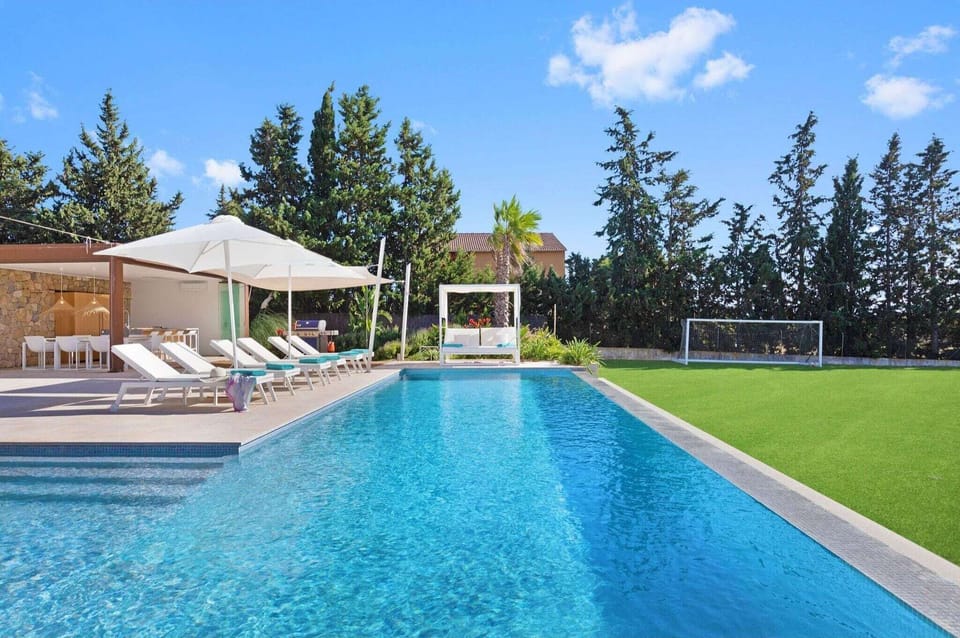 Holiday Home Swimming Pool
