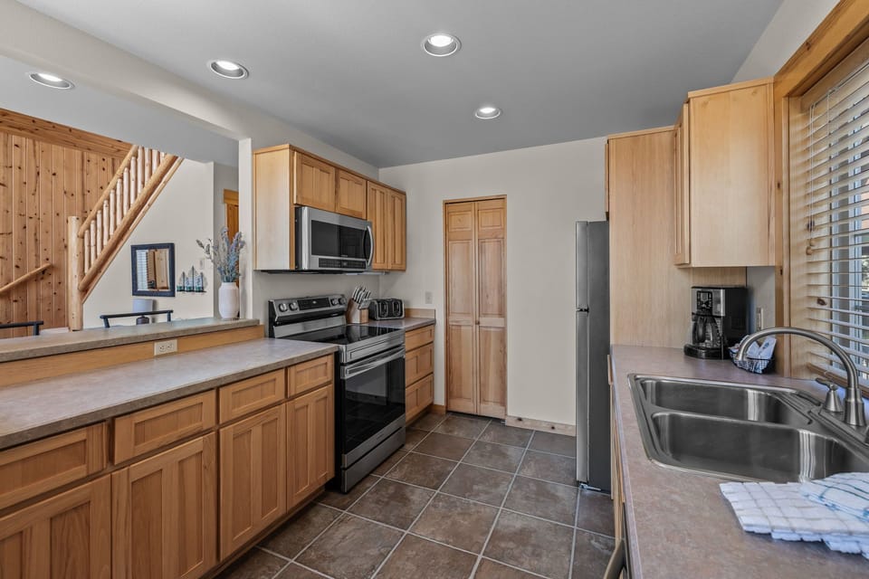 Buck's Hollow- Kitchen
