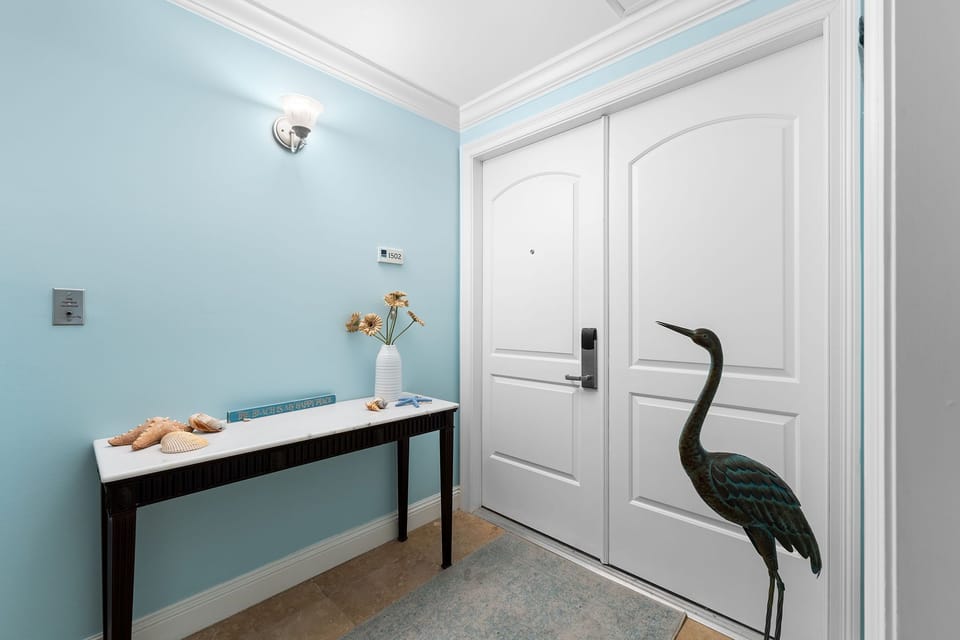 Private Foyer Entry