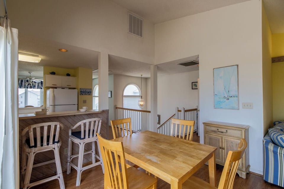 Top Level Dining Area