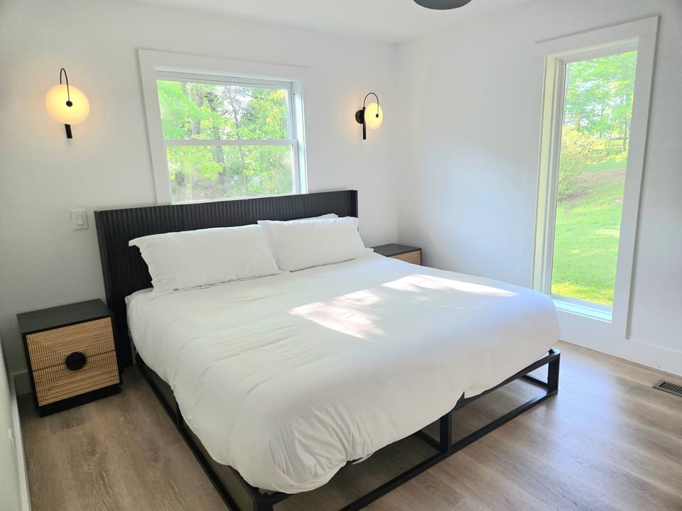 Bedroom 3 w/ King Bed (Main Level)