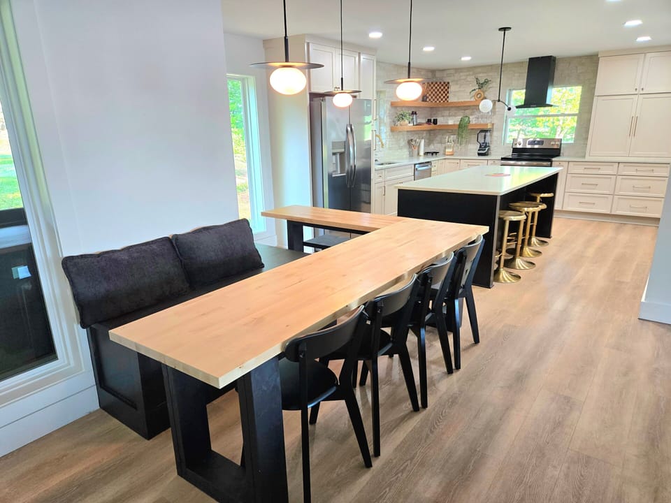Breakfast Nook (Main Level)