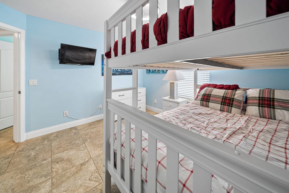 Bedroom 3 with Queen Bunk Beds