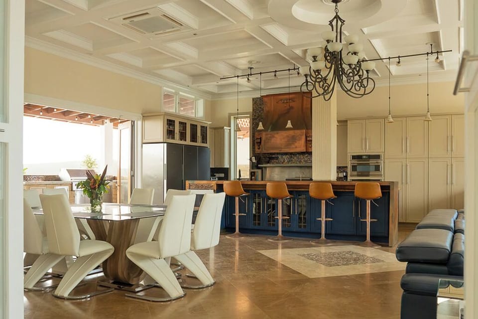 
Dining table to seat 10.  Barstools to seat 7.
