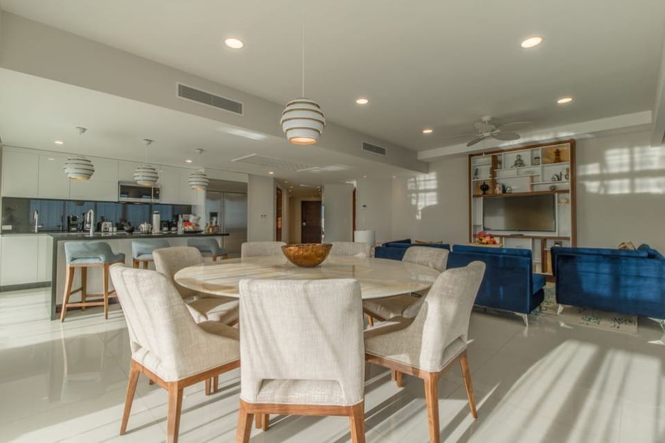 Dinning Room 1
