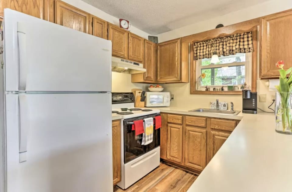 Cook up your favorite meals in this fully equipped kitchen, complete with all the essentials for a delicious dining experience during your stay!