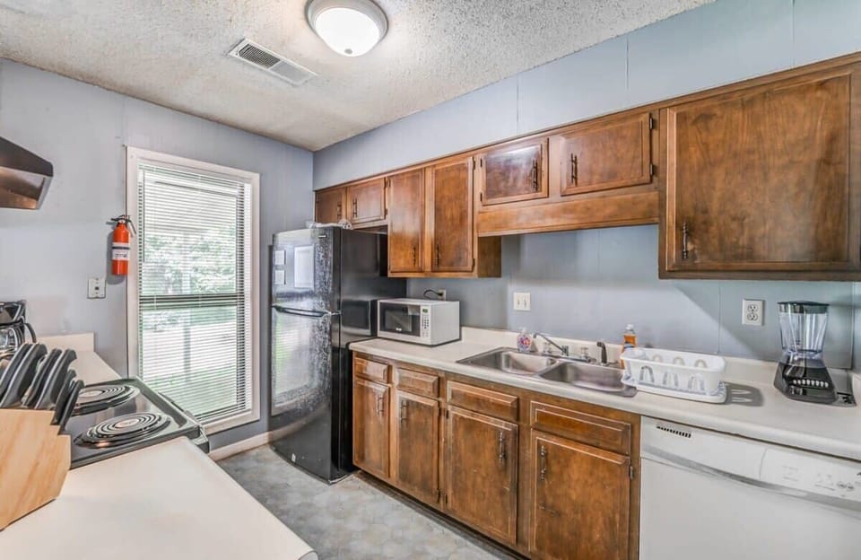 Fully-equipped kitchen