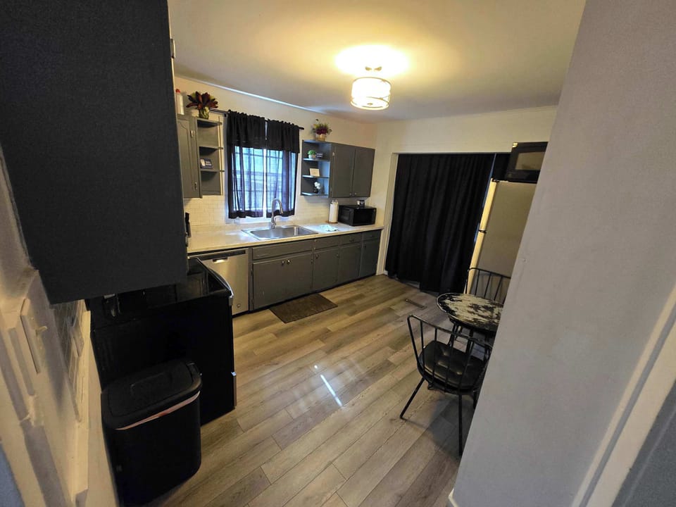 Recent photo taken by our cleaning team, ensuring you see the home how it truly is.