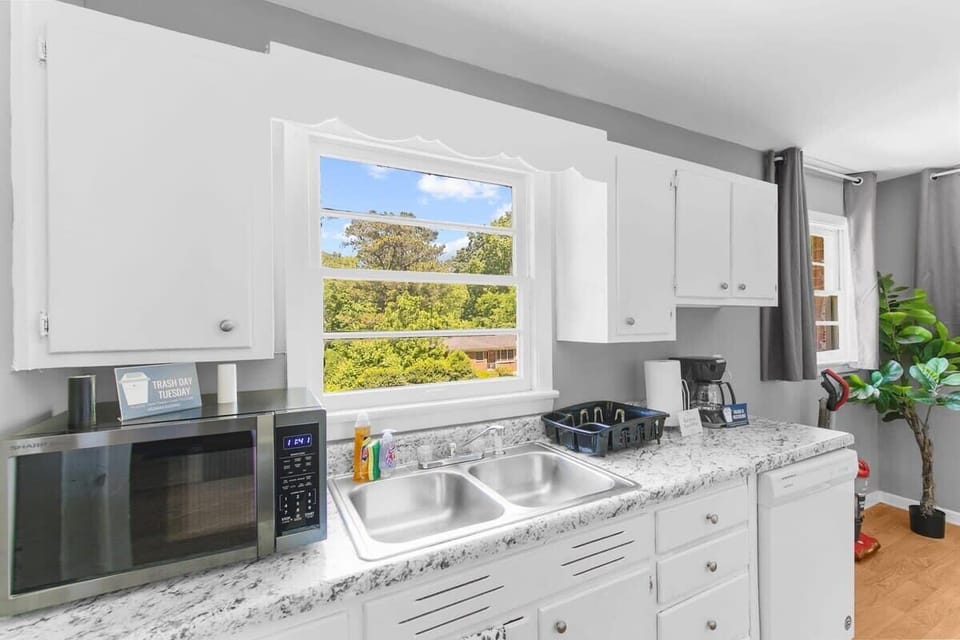Fully-equipped kitchen