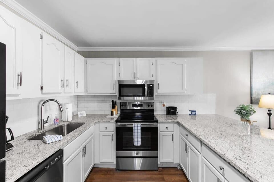 Fully-equipped kitchen