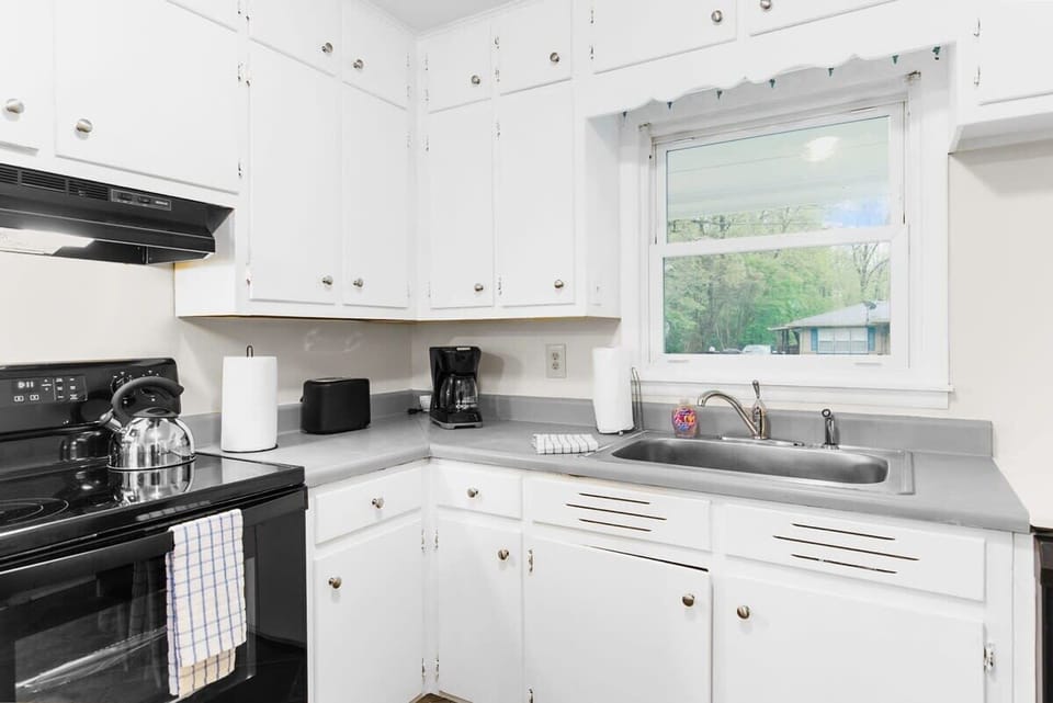 Fully-equipped kitchen