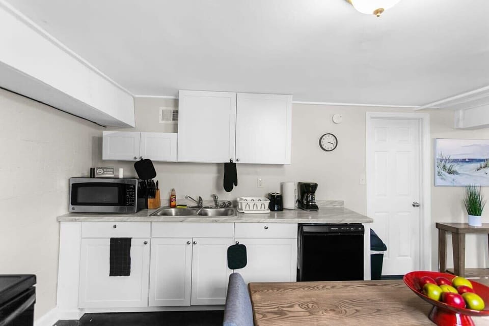 Fully-equipped kitchen