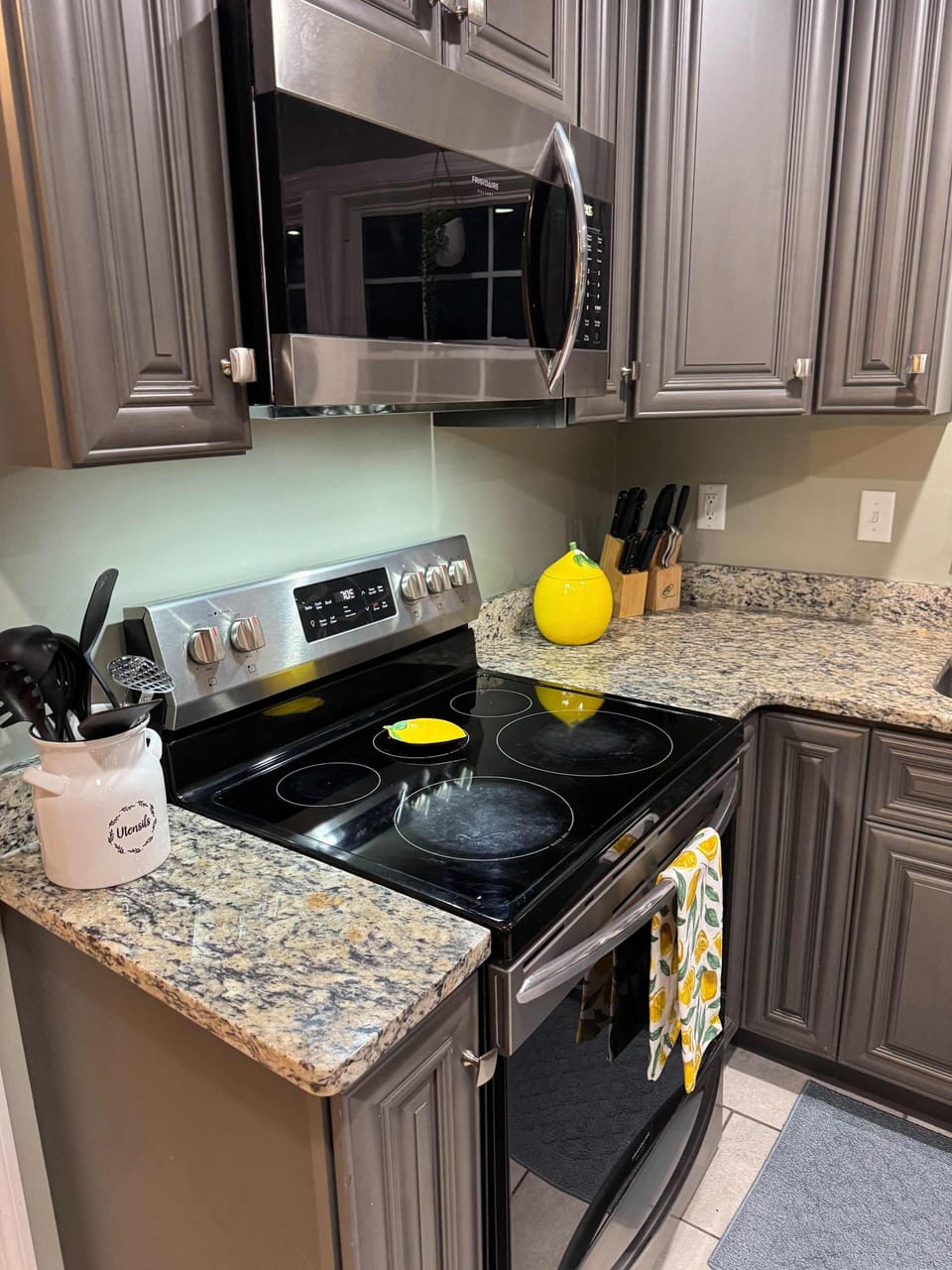 Recent photo taken by our cleaning team, ensuring you see the home how it truly is.