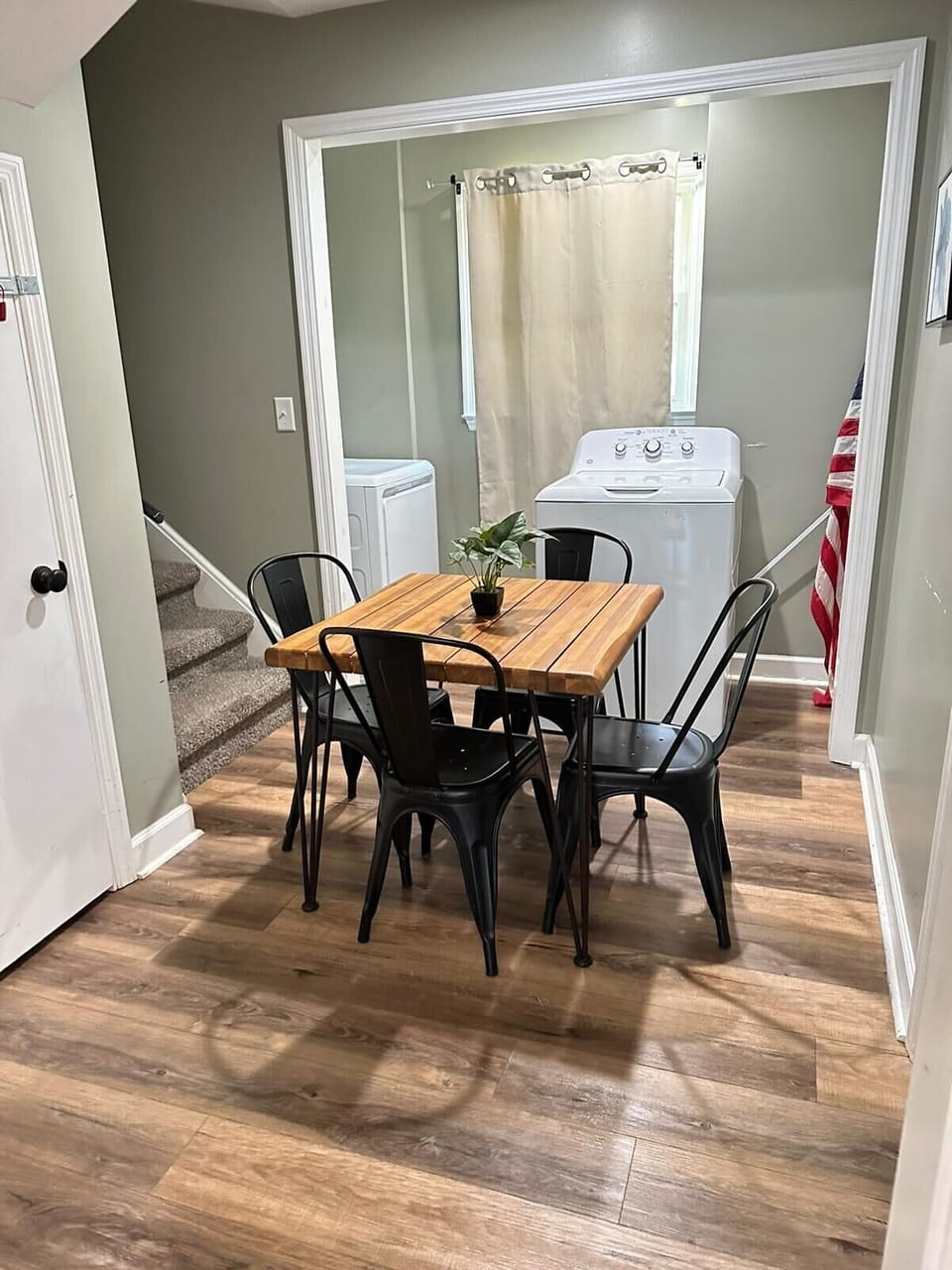Recent photo taken by our cleaning team, ensuring you see the home how it truly is.