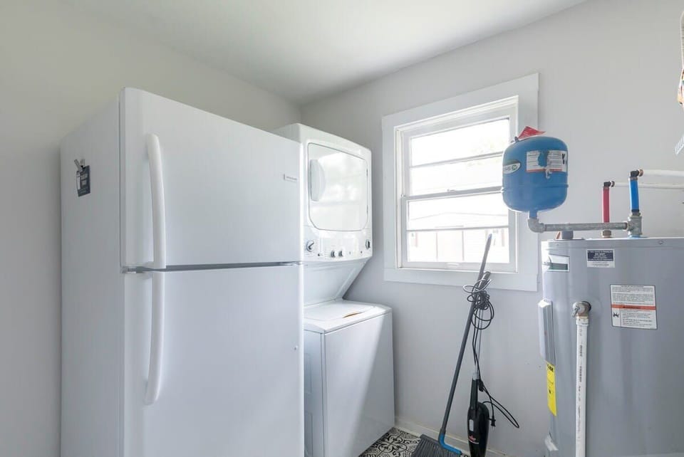 Laundry and extra refrigeratior