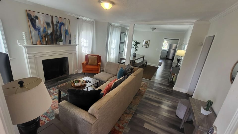 Recent photo taken by our cleaning team, ensuring you see the home how it truly is.