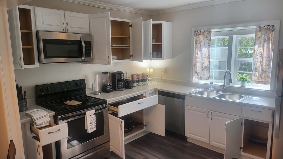 Recent photo taken by our cleaning team, ensuring you see the home how it truly is.