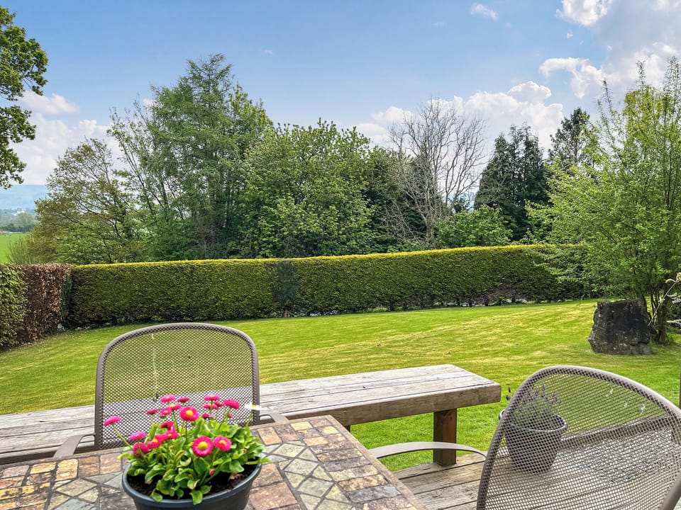Patio | Autumn Leaves, Keswick
