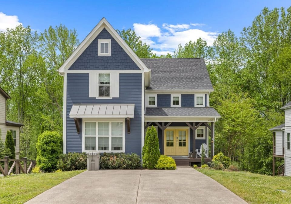 Beautiful modern cottage where you and your guest can gather and relax