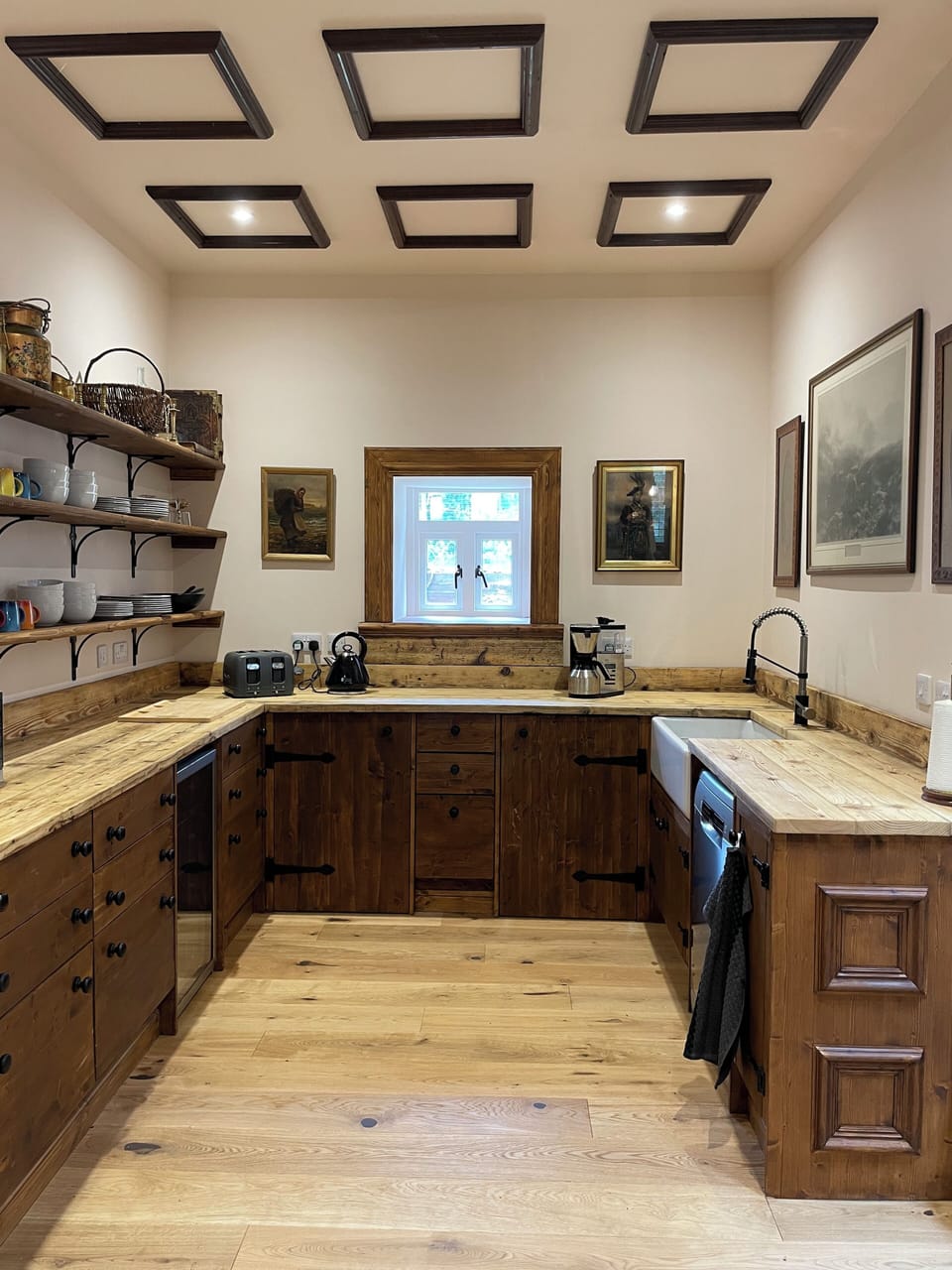 Full Kitchen 