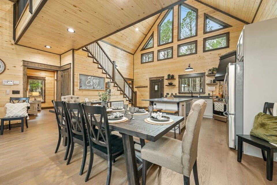 Open kitchen, dining area