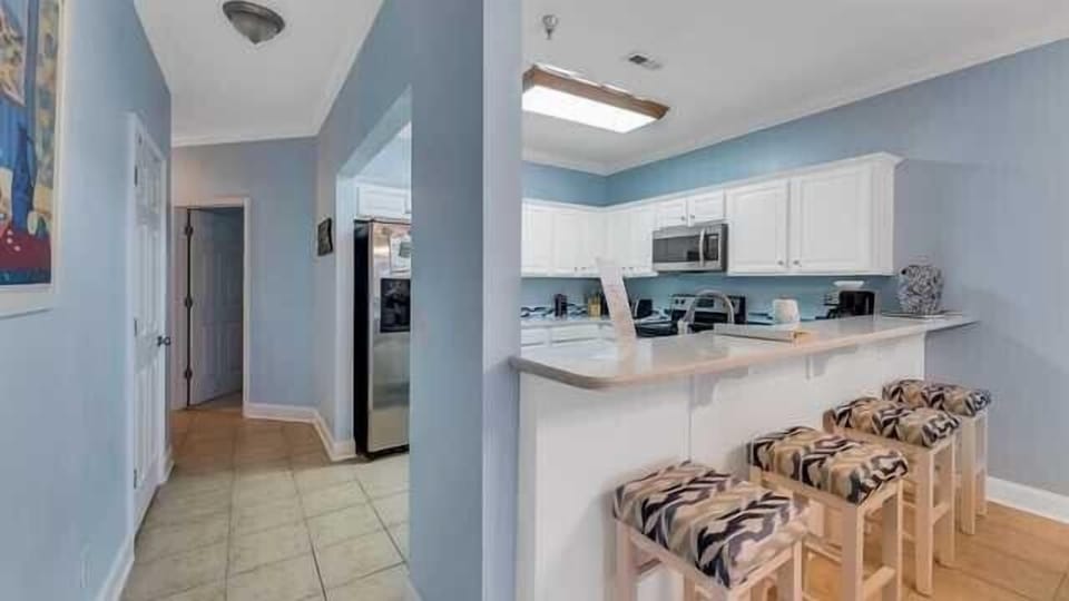 Bar into Kitchen