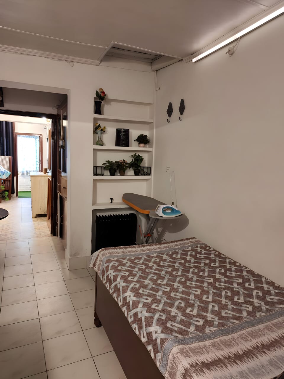 Extended Kitchen and Dining area with 1 Single Bed