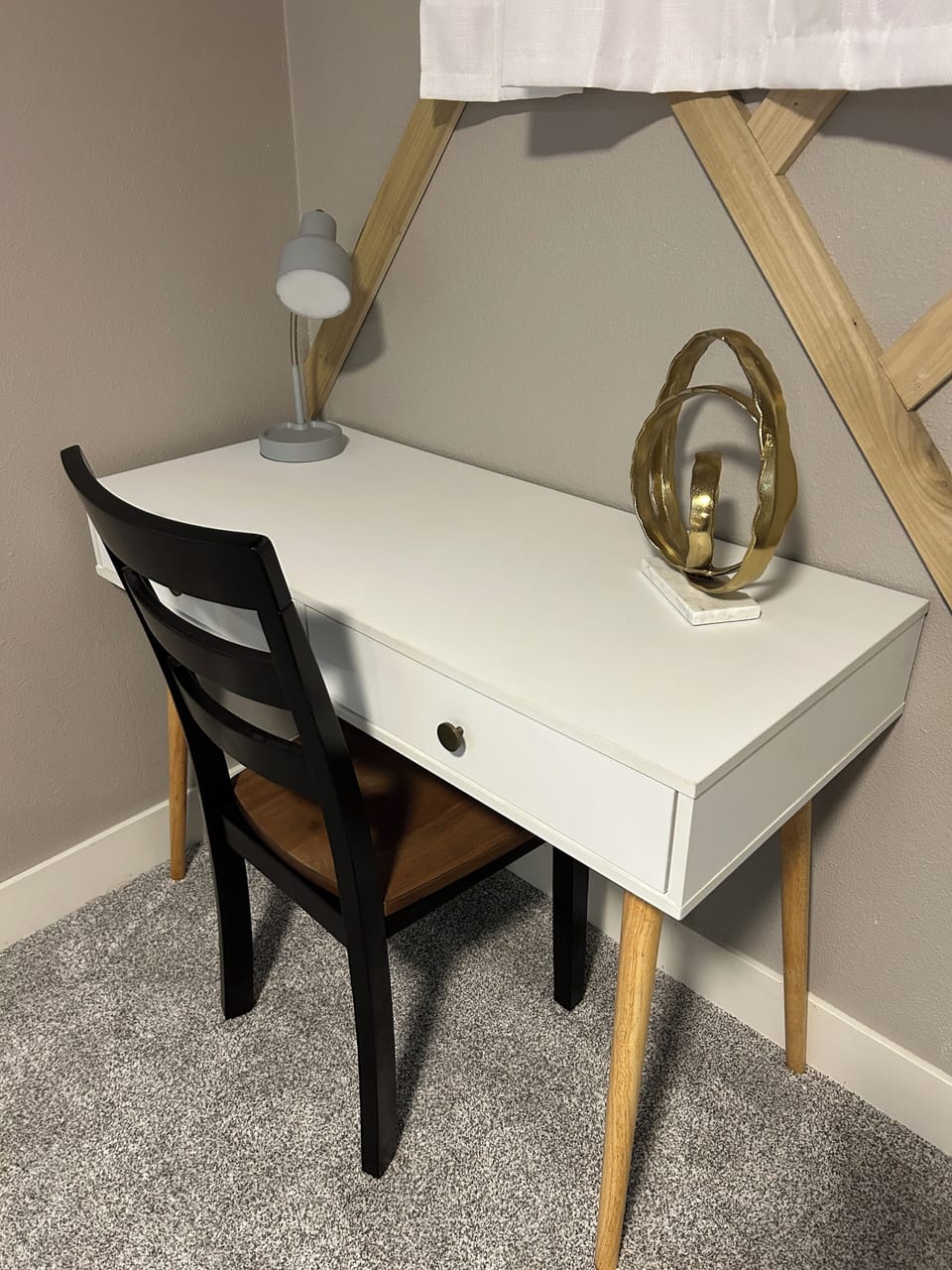 Work space in twin bedroom.