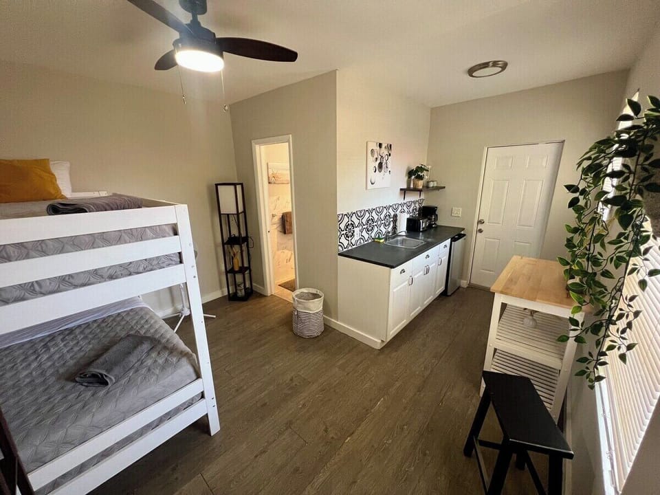 2932 #2 · Cozy Allapattah Getaway (481)