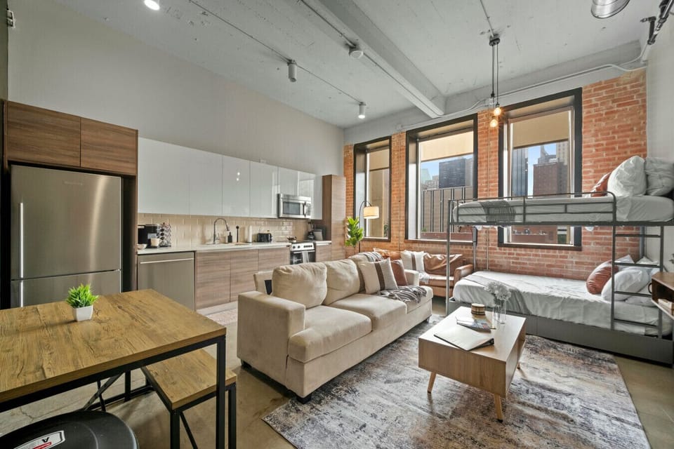 Guest Room/Living Room