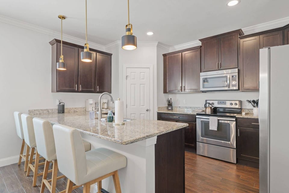 Spacious Kitchen with Counter Seating for 4