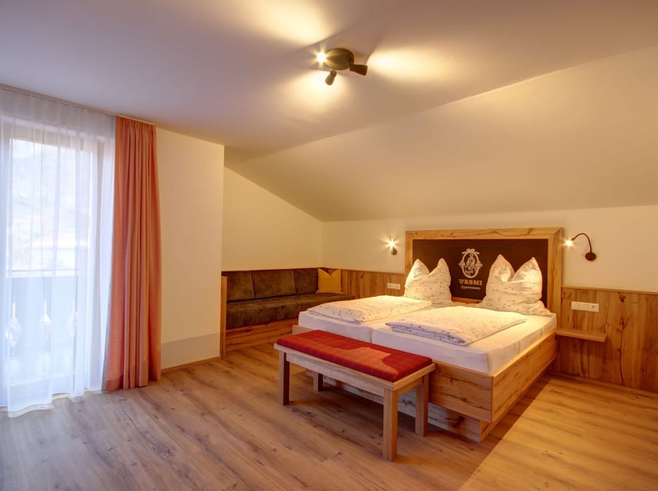 Apartment 5 for 6 persons, 2 separate bedrooms, balcony, 91 m² Apartment in Berchtesgadener Land