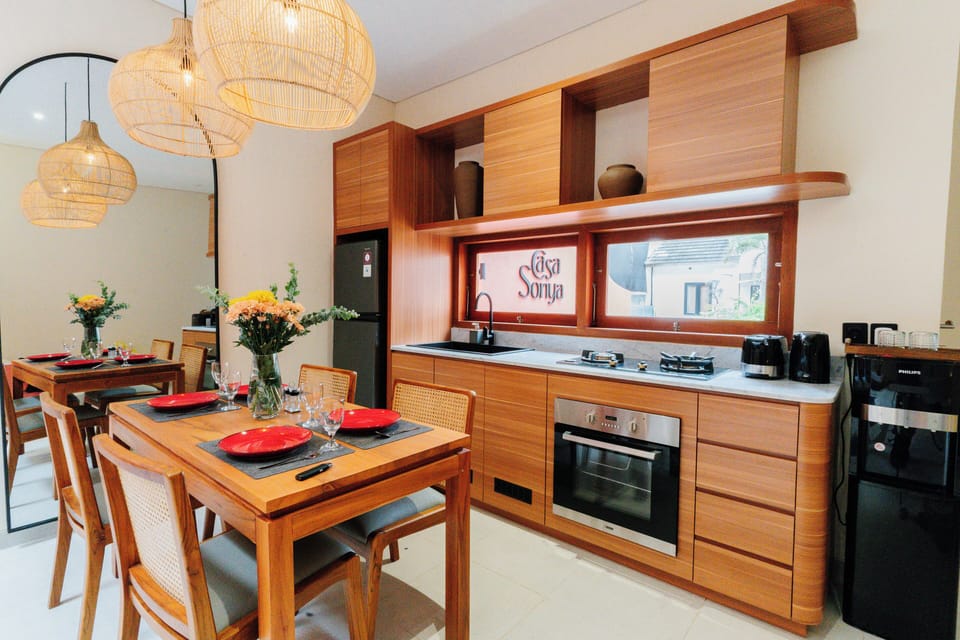 Dining Table & Kitchen