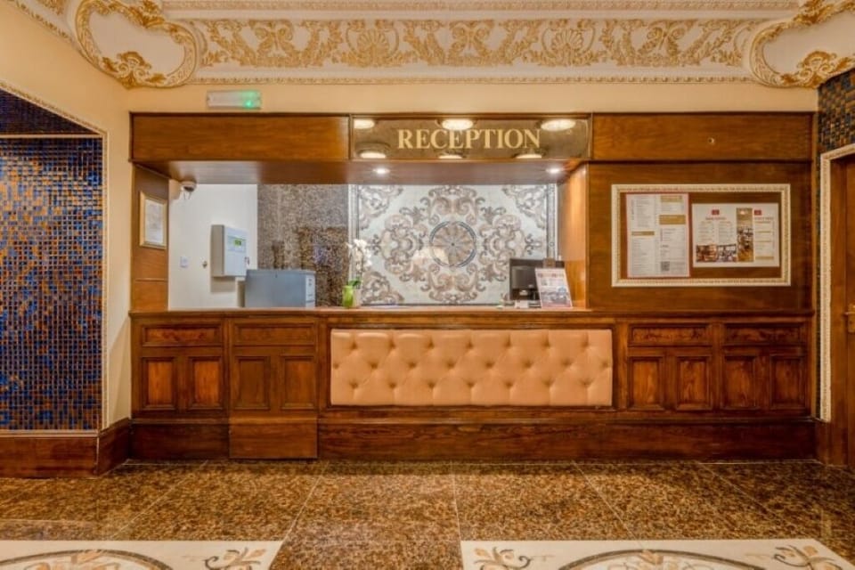 Arrive with ease at our welcoming, attentive reception desk.