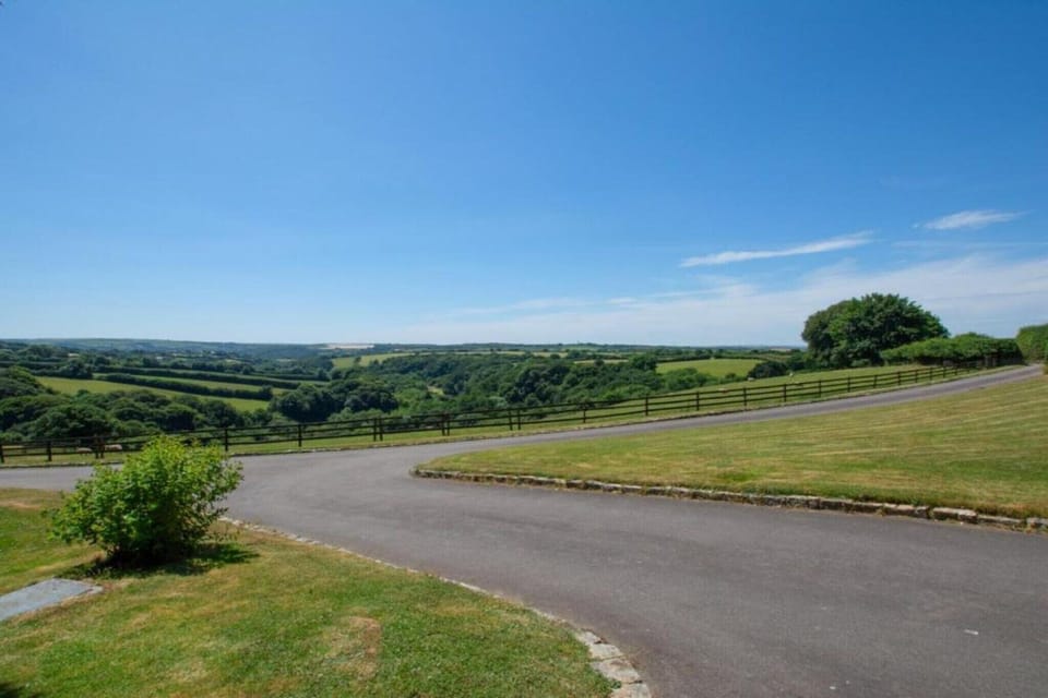 Surroundings [summer] (1-5 km)