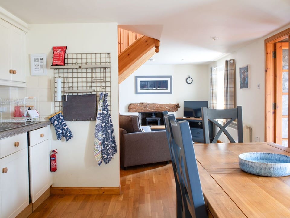 Residential Area, Building, Home, Neighbourhood, House, Suburb, Bird'S-Eye View, Landscape, Coast, Coastal And Oceanic Landforms