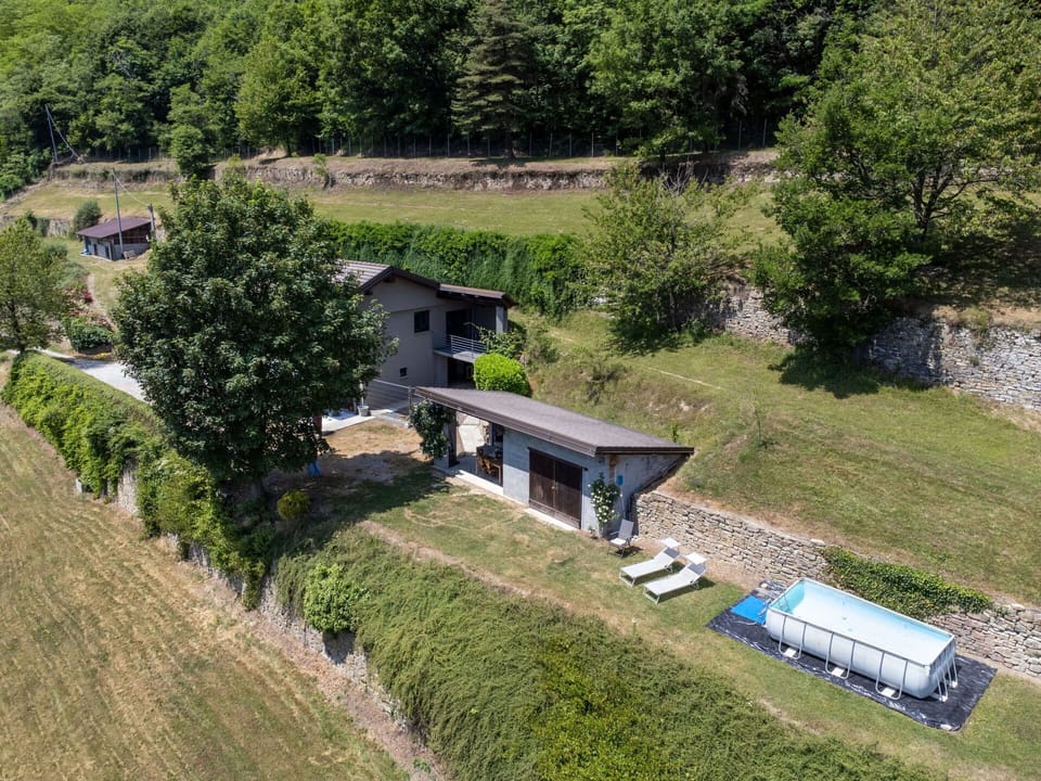 Grass, Roof, Rural Area, House, Landscape, Shrub, Cottage, Home, Human Settlement