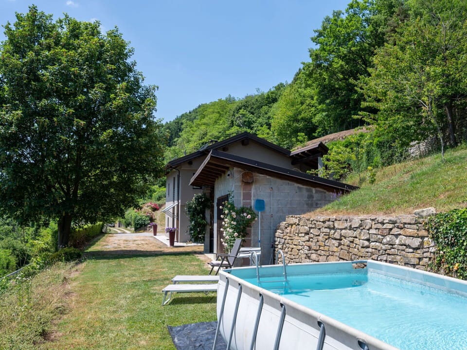 House, Cottage, Rural Area, Swimming Pool, Garden, Backyard, Estate, Landscaping, Farmhouse, Yard