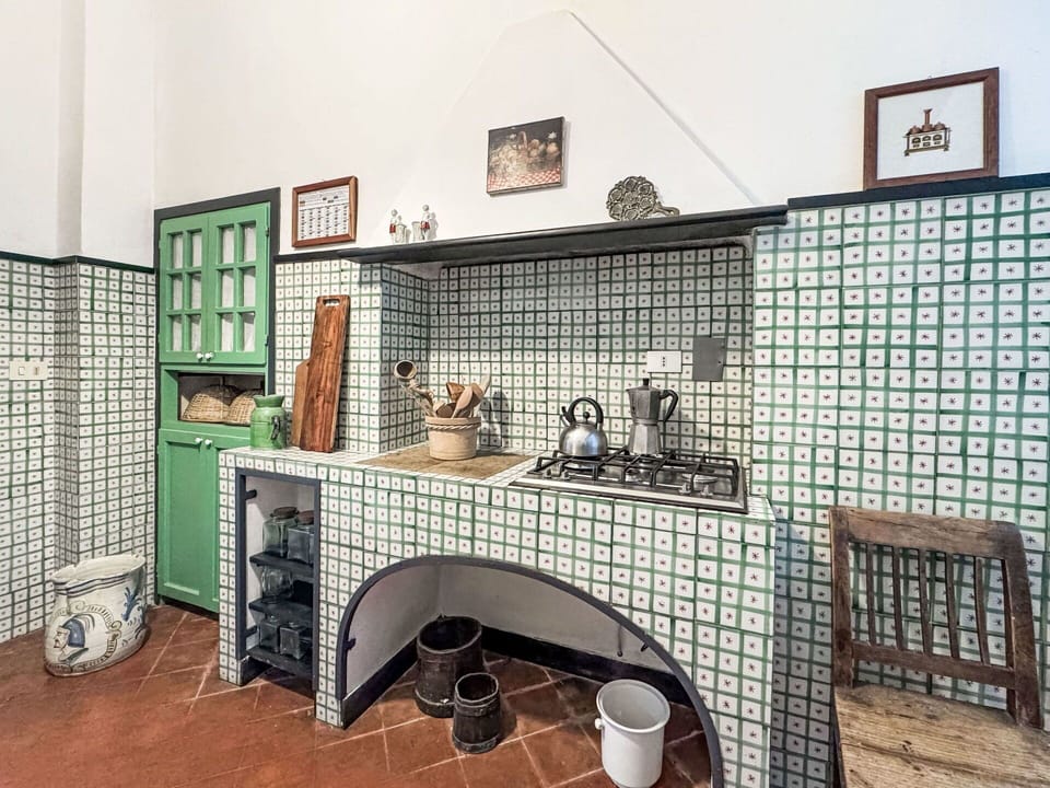 Residential Area, Building, Home, Neighbourhood, House, Suburb, Bird'S-Eye View, Landscape, Coast, Coastal And Oceanic Landforms