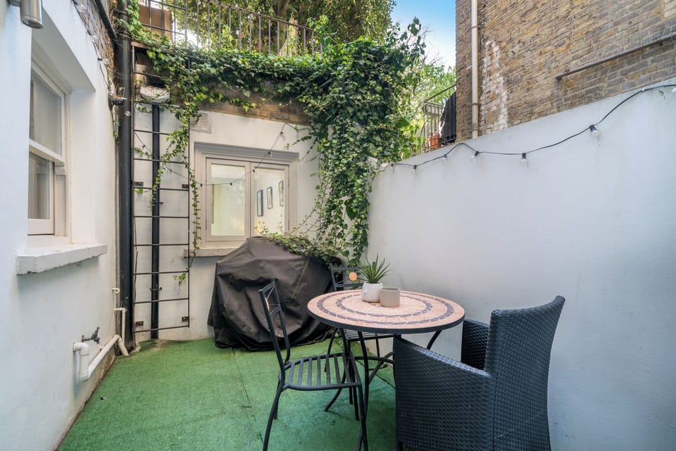 Our patio is equipped with a convenient grill, it's an ideal spot to showcase your culinary skills and enjoy flavorful barbecues with friends and family.