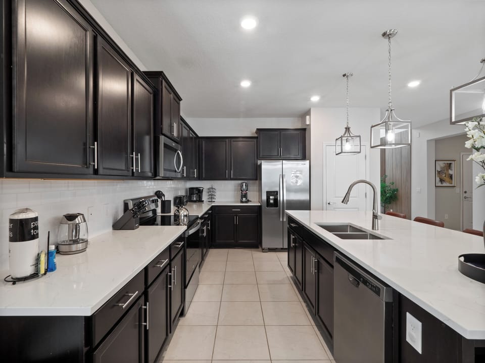 Gorgeous Full Size Kitchen with Basic Starter Essentials and Bar Stool Seating