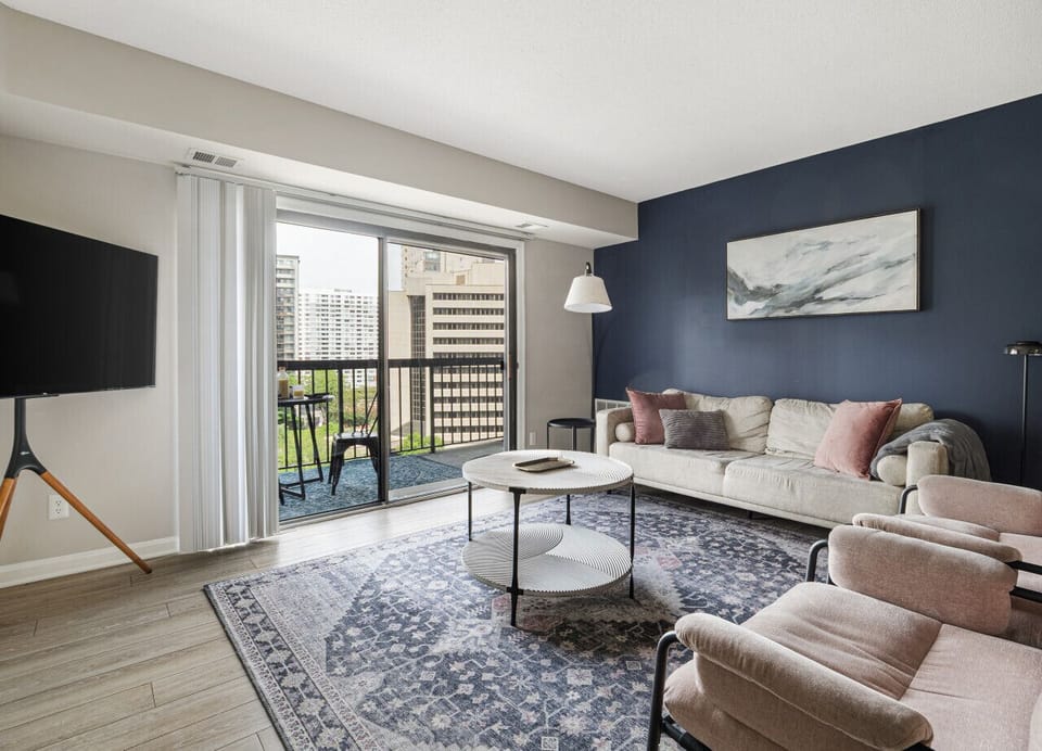 Picture yourself relaxing in this cozy living room, with plenty of space for you to stretch out and feel at home. Whether you’re catching up on your favorite shows or having a chat with friends, this room is all about comfort.