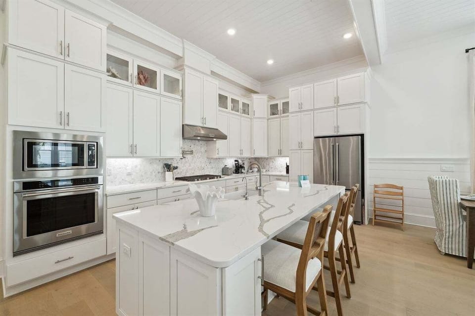 Fully equipped kitchen with all of the essentials