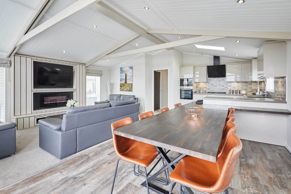 River Tees Lodge, Great Ayton - Host & Stay