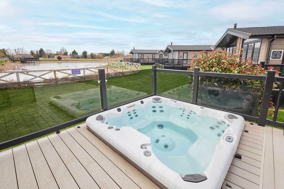 Stan Hollis Lodge, Great Ayton - Host & Stay